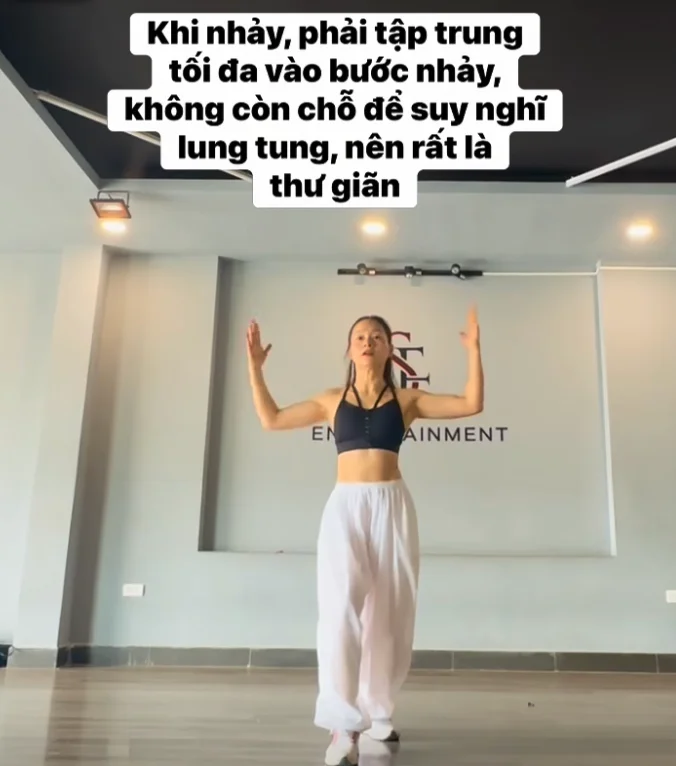 lan-phuong-bat-dau-di-tap-nhay-tro-lai-sau-khi-ly-than-1757761721.jpg