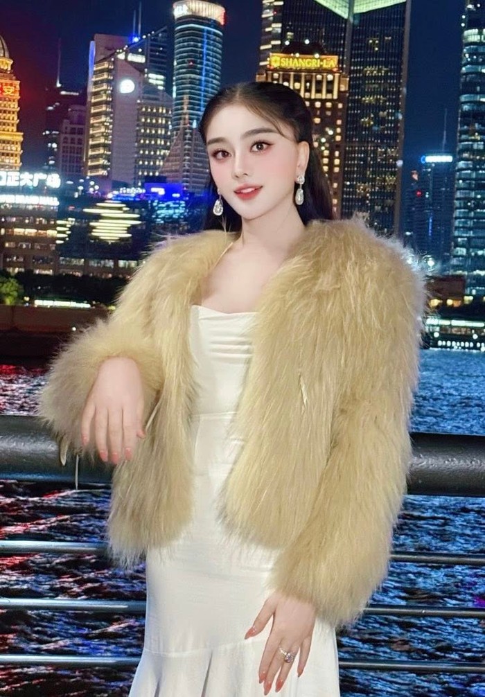 hinh-anh-lam-khanh-chi-1758720667.jpg