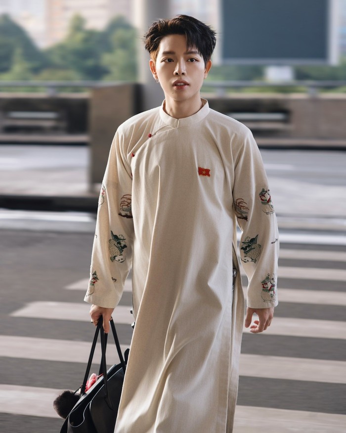 hinh-anh-ca-si-duc-phuc-1758786441.jpg