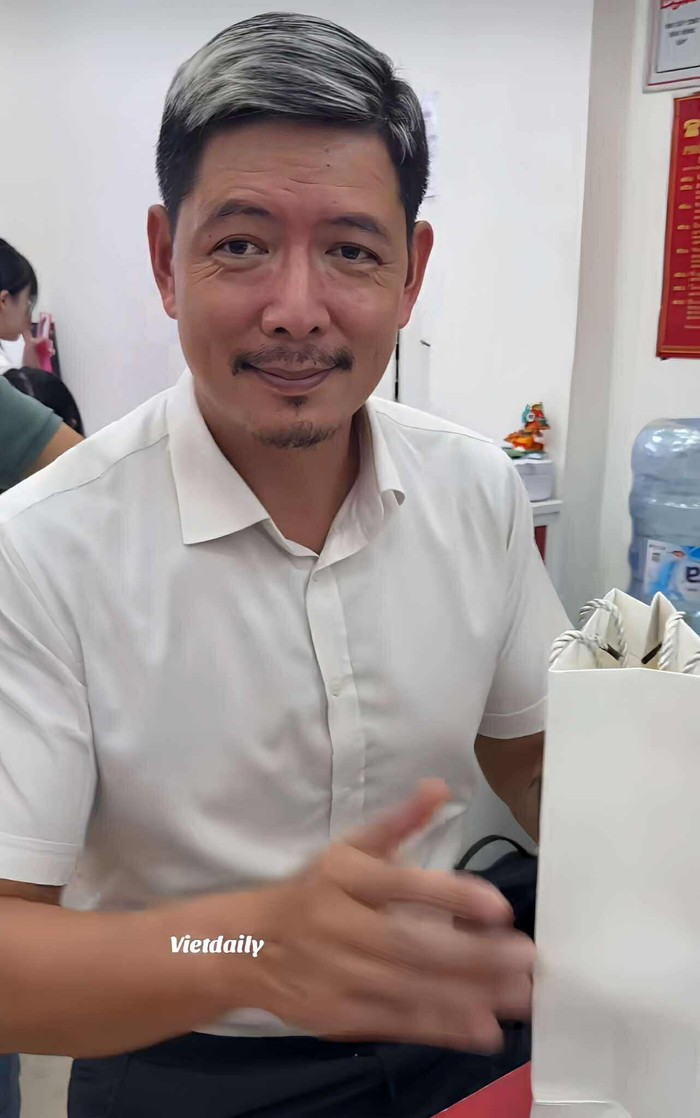 ngoai-hinh-moi-day-cua-sieu-mau-binh-minh-khien-nhieu-netizen-bat-ngo-vi-trong-xuong-sac-lo-nhieu-dau-hieu-tuoi-tac-1758788023.jpg