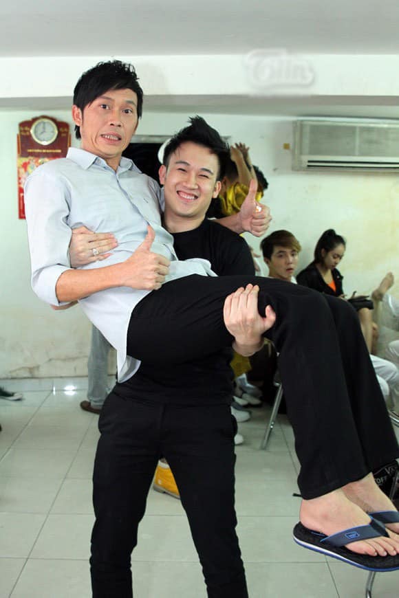 duong-trieu-vu-la-em-ruot-cua-hoai-linh-thuong-xuyen-cap-nhat-tinh-hinh-hien-tai-cua-anh-trai-de-nhieu-khan-gia-theo-doi-1758876367.jpg