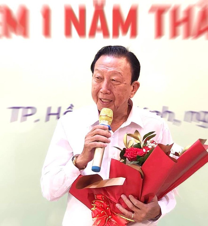 nhac-si-the-hien-tac-gia-ca-khuc-nhanh-lan-rung-1759375932.jpg