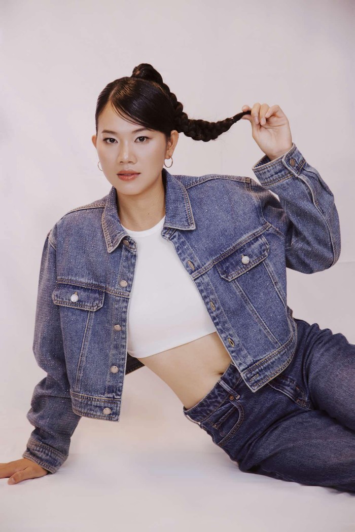 anh-vien-set-do-jeans-ao-croptop-1761092899.jpg
