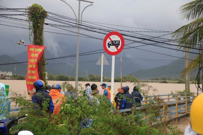 Trong 24–48 giờ tới, mưa lớn tiếp tục diễn biến phức tạp ở nhiều địa phương.