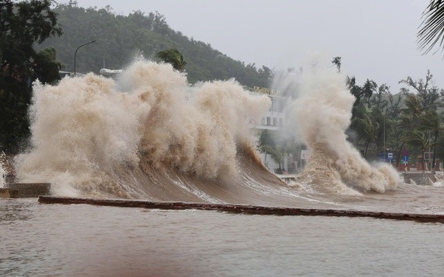 Áp thấp nhiệt đới đang mạnh trên Biển Đông. Ảnh minh hoạ