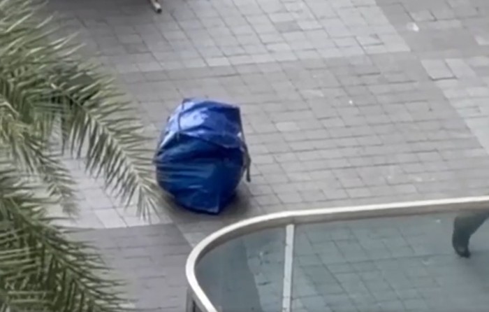 Chiếc túi được phát hiện đựng thi thể người đàn ông bên trong. 