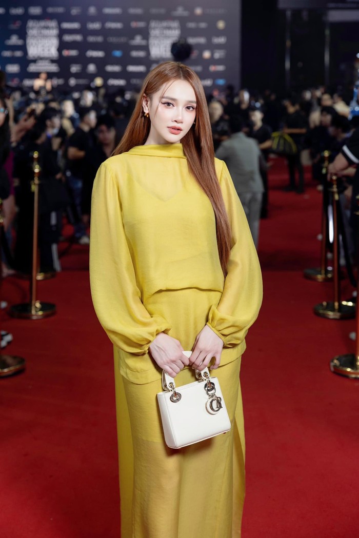 Nhã Phương bị cảm trong lúc mang thai nhưng không dám uống thuốc, dẫn đến bị khó thở, phải nhập viện. (Ảnh FBNV)