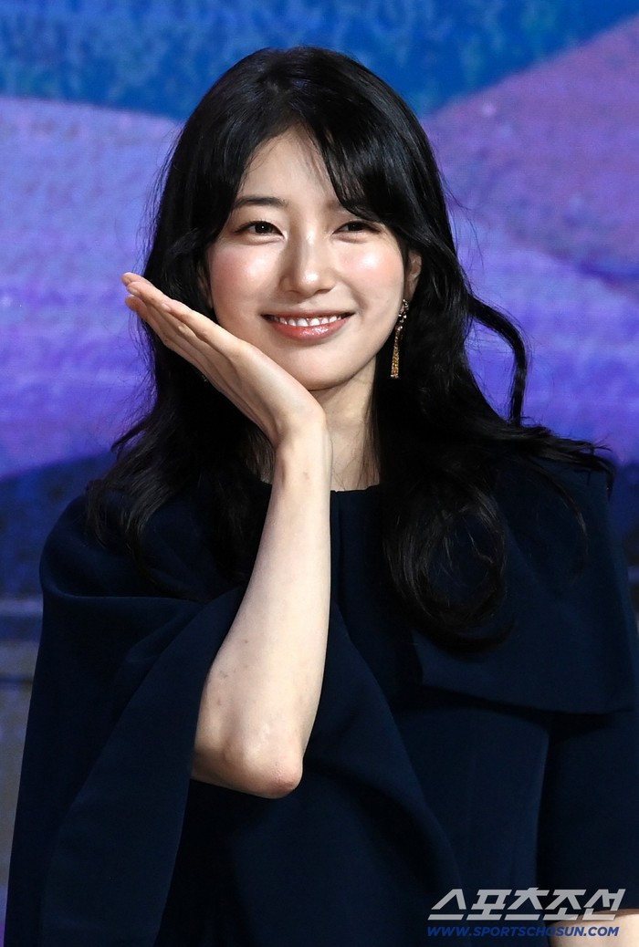 Nhan sắc nổi bật của Suzy khi đứng trước ống kính của giới truyền thông Hàn Quốc. Ảnh: Sportschosun