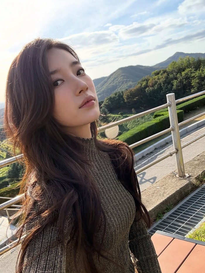 Suzy gây ấn tượng với visual xinh đẹp từ khi ra mắt cùng với nhóm nhạc Miss A. Ảnh: IGNV