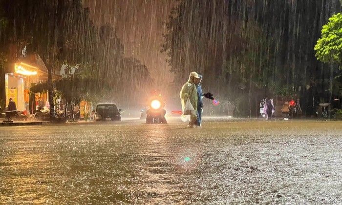 Dự báo bão số 16 có khả năng ảnh hưởng trực tiếp đến đất liền khu vực Trung và Nam Trung Bộ. Ảnh minh hoạ