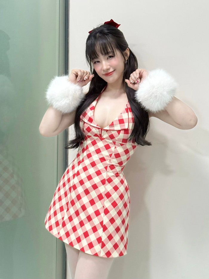 Lương Bích Hữu vẫn chăm chỉ làm việc trong thời gian đi học. Ảnh: FBNV