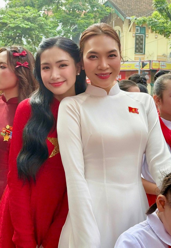 Hòa Minzy không ngần ngại lên tiếng để bảo vệ Mỹ Tâm. Ảnh: FBNV