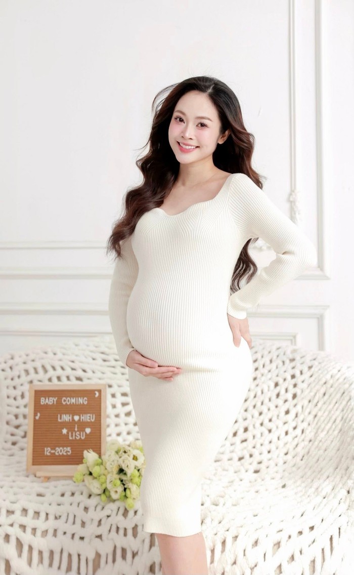 Nữ MC thông báo mang thai nhân dịp sinh nhật.