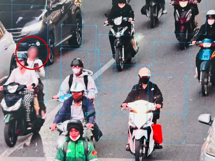 Hệ thống camera AI quan sát tại khu vực các cổng trưởng học, các tuyến có nhiều học sinh di chuyển, phát hiện và ghi nhận các vi phạm. Ảnh: Công an TP Hà Nội