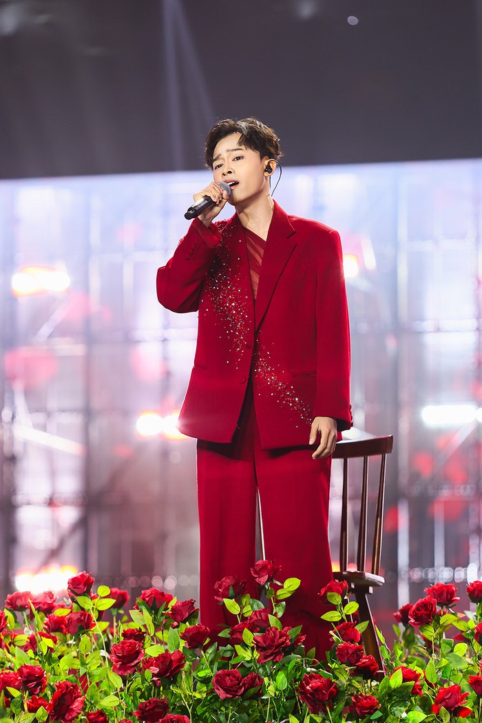 Phần thể hiện của Hồ Văn Cường trên sân khấu đêm nhạc đã khiến nhiều khán giả bất ngờ khi anh thử nghiệm ở nhiều thể loại âm nhạc khác nhau.