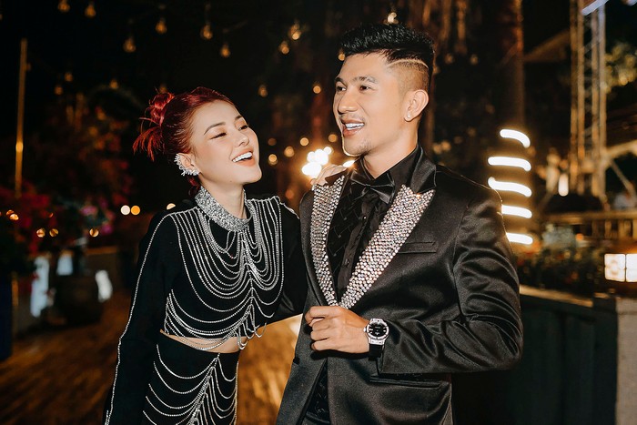 Ngân 98 và Lương Bằng Quang cũng bị khởi tố, bắt tạm giam vì liên quan đến việc Sản xuất, buôn bán hàng giả là thực phẩm khiến dư luận rúng động.