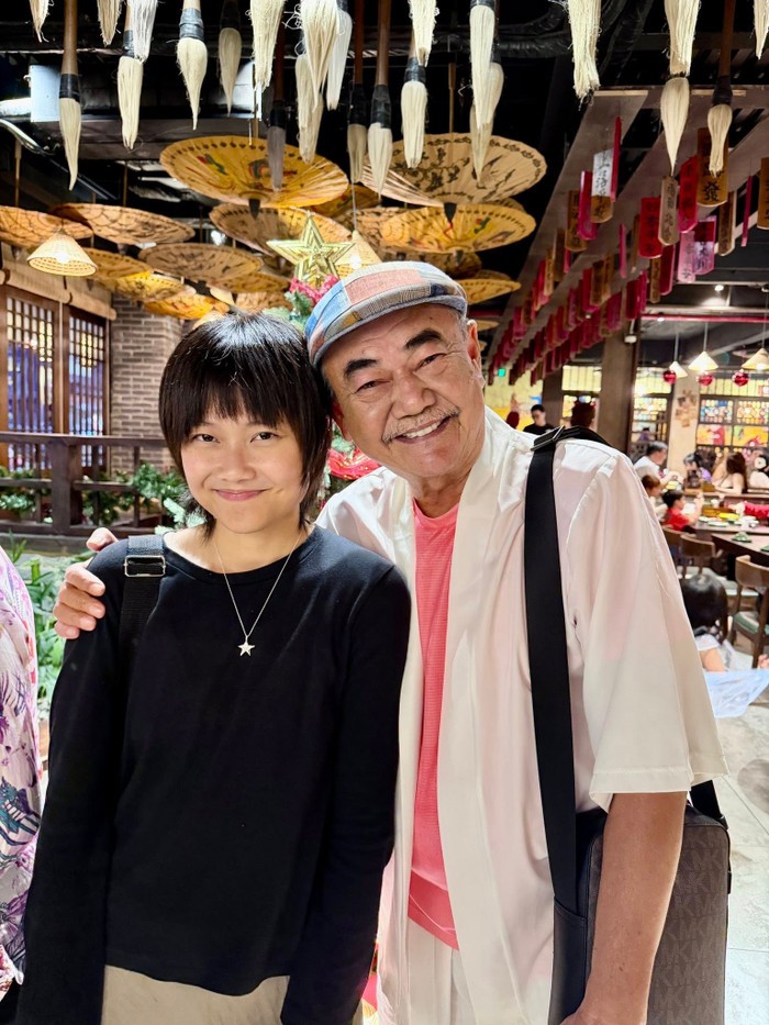 Nam nghệ sĩ hạnh phúc khi con gái về thăm bố vào dịp Giáng sinh sau nhiều năm định cư, học tập ở nước ngoài.