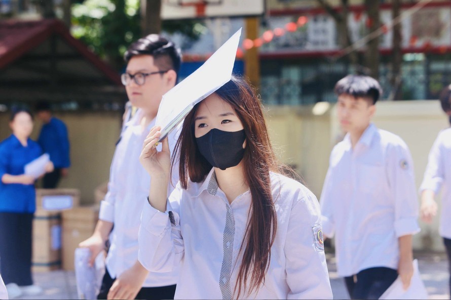 anh-minh-hoa-nu-sinh-trong-ki-thi-tot-nghiep-thpt-nam-2025-1750944871.jpg