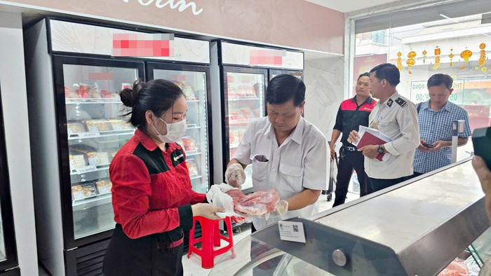 kiem-tra-diem-kinh-doanh-thuc-pham-cua-cong-ty-cp-viet-nam-1749107061.jpg
