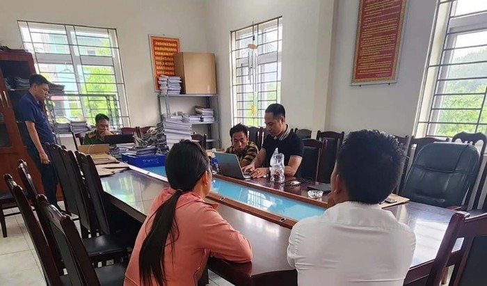 2-thim-chau-vung-cao-bi-chat-gan-5-trieu-dong-tien-taxi-trinh-bao-vu-viec-1750080023.jpg