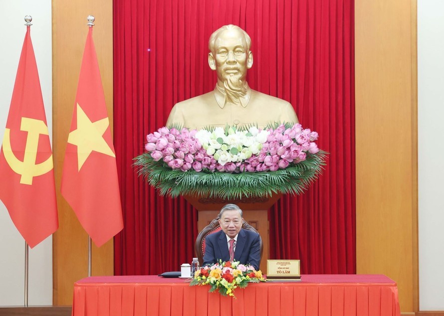tong-bi-thu-to-lam-dien-dam-voi-tong-thong-hoa-ky-donald-trump-1751504679.jpg