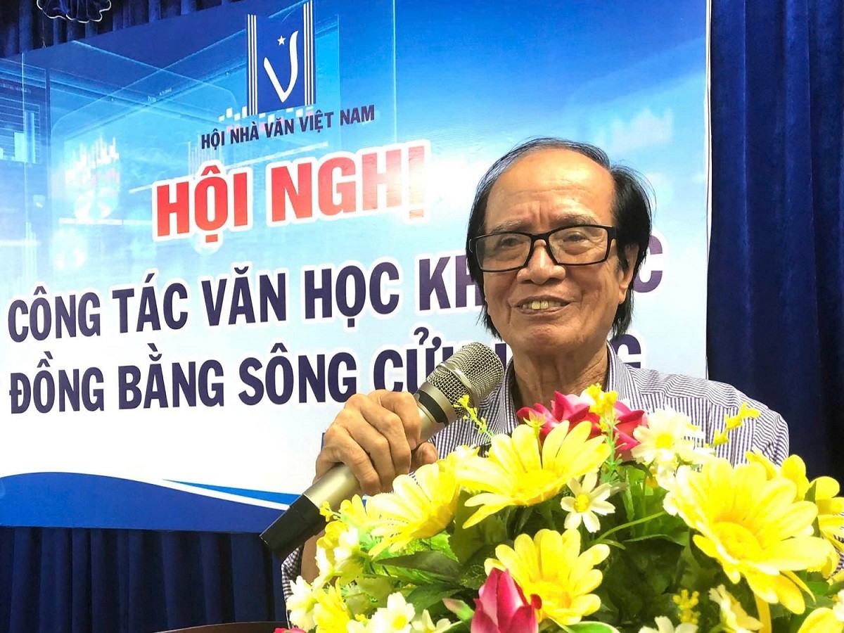 nha-van-le-xuan-1759054585.jpg