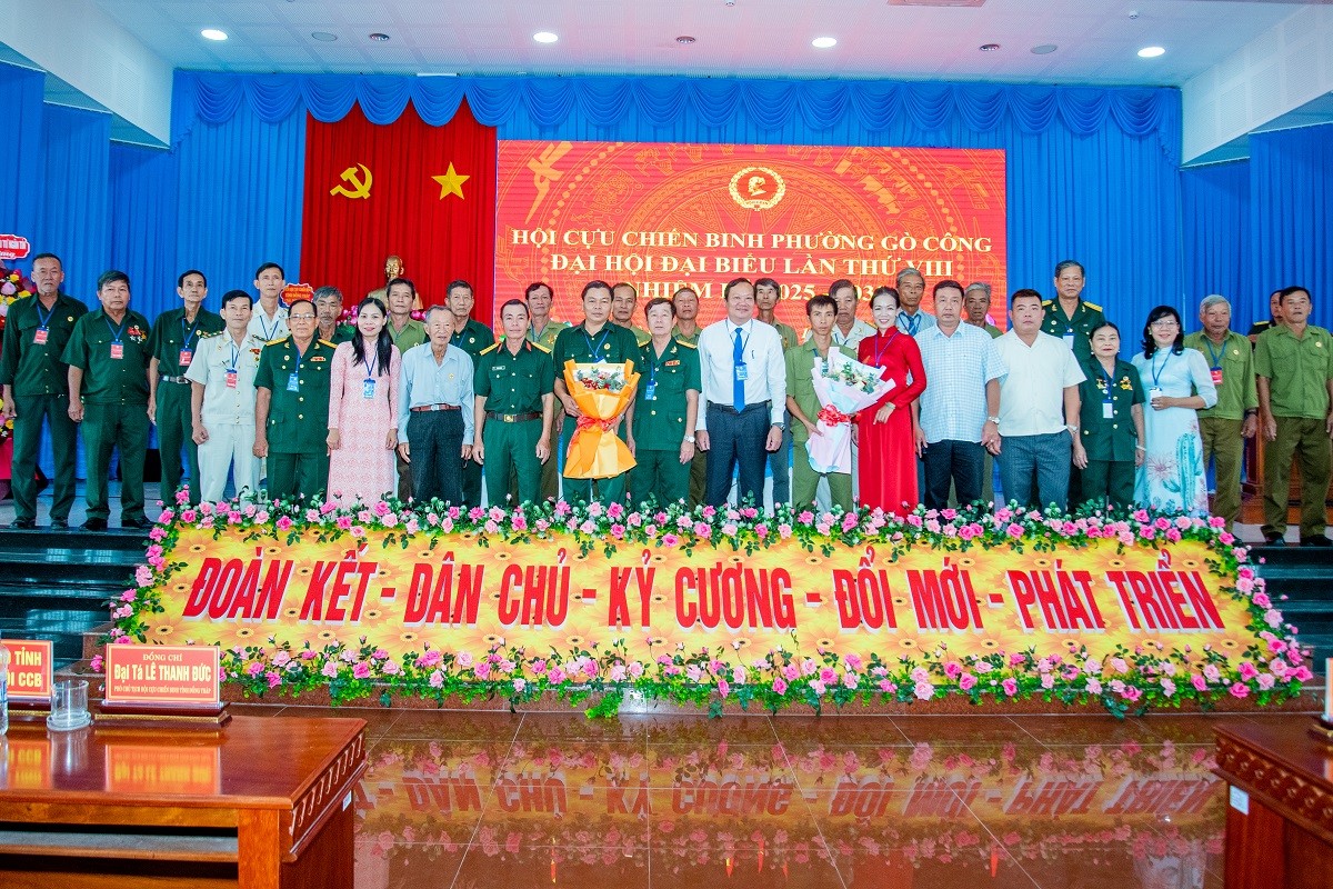 hoi-cuu-chien-binh-phuong-go-cong-anh-luu-niem-1760762408.jpg