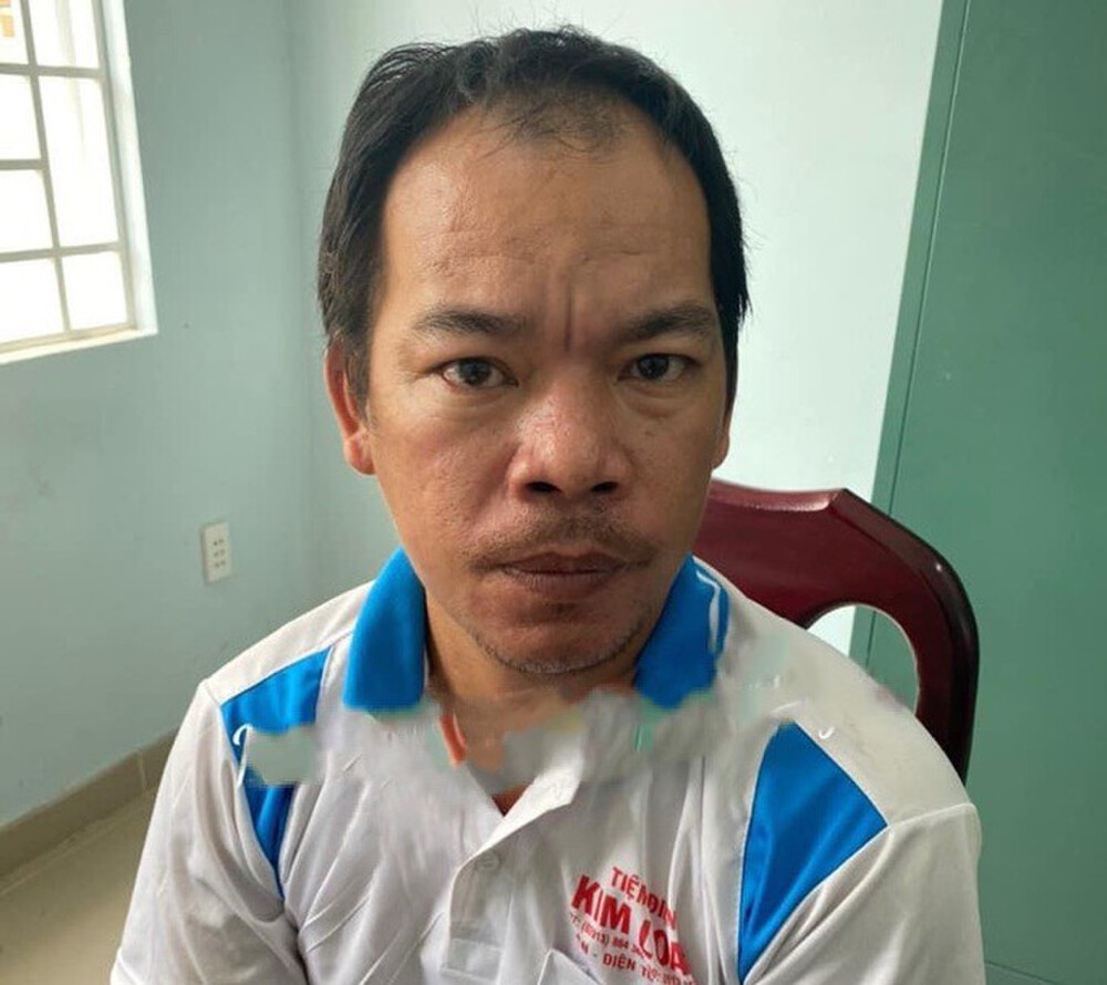 1-ga-dan-ong-nay-con-thu-tinh-roi-cuong-hiep-chau-be-1617764186.jpg
