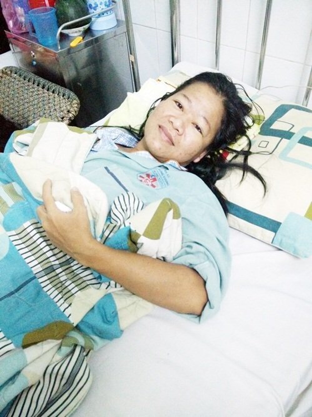 4-con-gai-nuoi-hoai-linh-lam-trong-benh-1618027944.jpeg