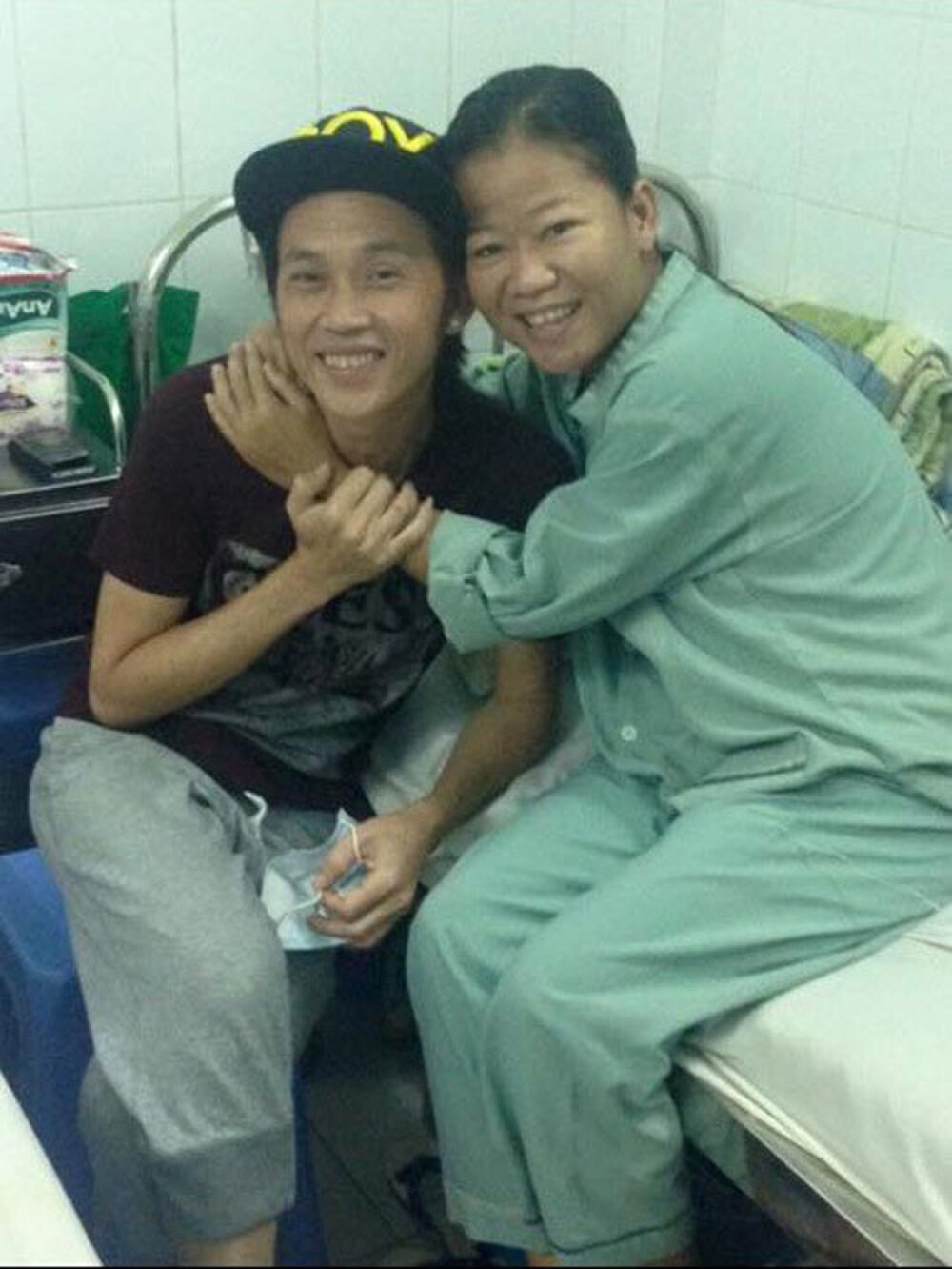 5-con-gai-nuoi-hoai-linh-lam-trong-benh-1618027962.jpeg