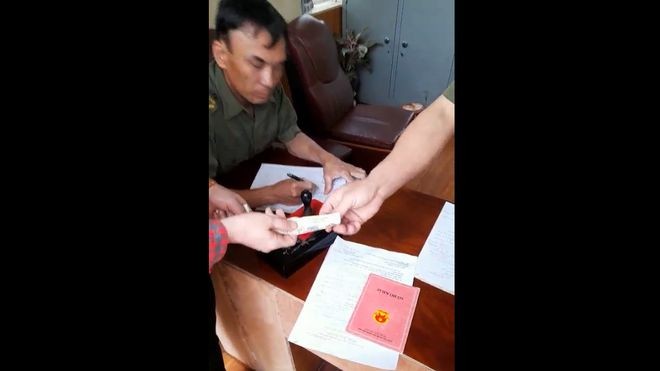 1-thu-phi-cccd-gan-chip-vuot-qua-muc-quy-dinh-can-dinh-chi-cong-tac-de-phuc-vu-dieu-tra-xac-minh-neu-co-dau-hieu-vi-pham-quy-dinh-phap-luat-1618196446.jpg