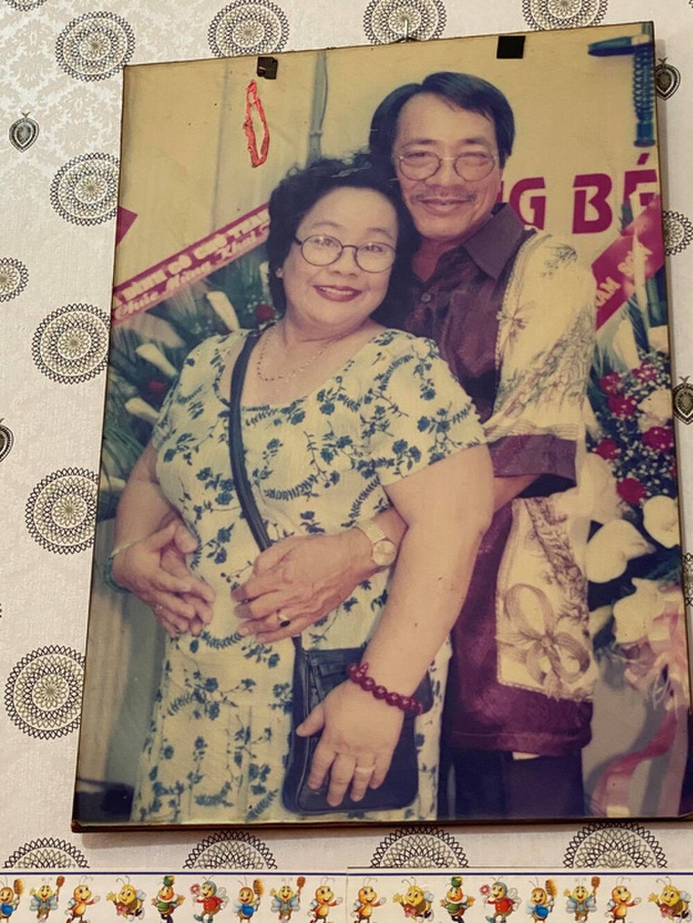 2-co-nghe-si-duc-lang-tung-san-long-hien-doi-mat-cho-con-trai-hieu-hien-1618410003.jpeg