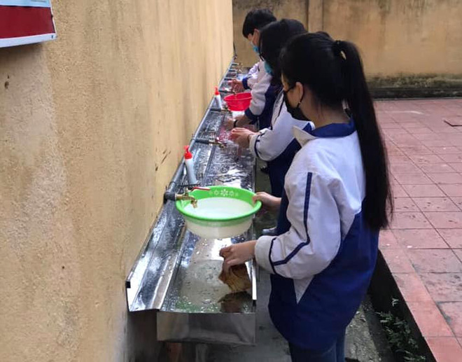 Thực hư chuyện trường học thu 90.000 đồng một học sinh để phòng chống dịch Covid-19 - Ảnh 2.