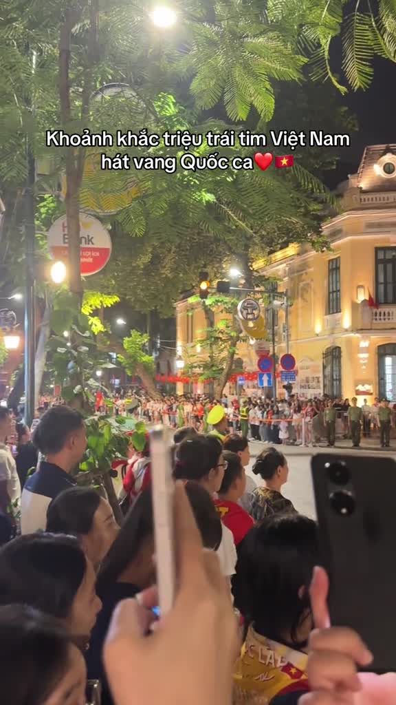 clip-hang-trieu-nguoi-hat-quoc-ca-1756049597.mp4