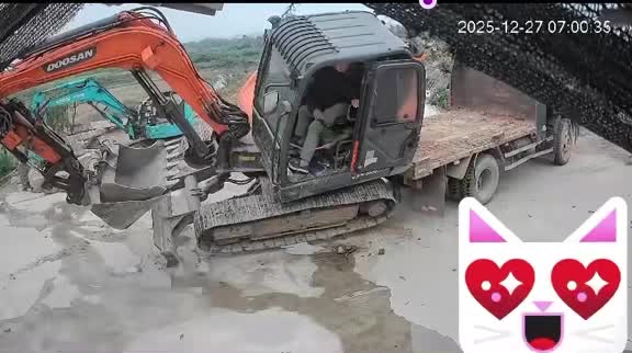 clip-xe-cau-1767857177.mp4