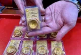 Giá vàng hôm nay (31/12): Vàng nhẫn bứt tốc, thị trường ngày giáp năm mới diễn biến lạ