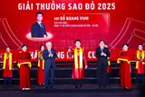 Doanh nhân Đỗ Quang Vinh được vinh danh trong TOP 10 Giải thưởng Sao Đỏ 2025