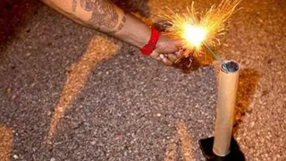 Đốt pháo nổ dịp Tết, nam thanh niên để lại hậu quả xót xa