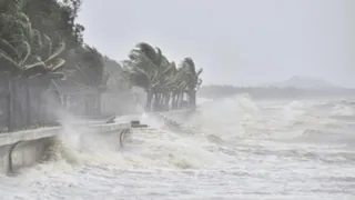 Bão Doksuri giật trên cấp 17, liệu có ảnh hưởng đến Việt Nam?