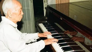 Ngân vang “tiếng đàn” huyền thoại Võ Nguyên Giáp!