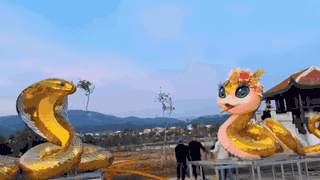 Thêm cặp linh vật Quảng Trị lộ diện: 'Bé Na' đội hoa trên đầu gây ấn tượng mạnh