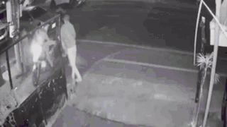 Clip: Người phụ nữ 58 tuổi ở Đà Lạt bị phục kích và hành hung dã man