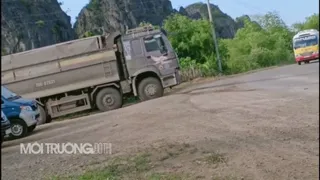 Khoáng sản từ bãi tập kết trái phép vận chuyển vào nhà máy Vissai