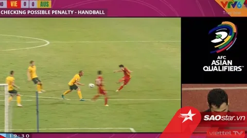 VIDEO: Trọng tài từ chối penalty cho tuyển Việt Nam khiến cả châu Á tranh cãi