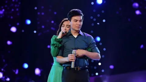 Cảm động clip Phi Nhung hát trong đám cưới Mạnh Quỳnh với lời chia sẻ: 'Em không phải là cô dâu'