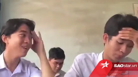 Clip: Ngồi cạnh đứa bạn nghịch ngợm nói không ngừng nghỉ, biểu cảm của nam sinh khiến dân tình cười lăn