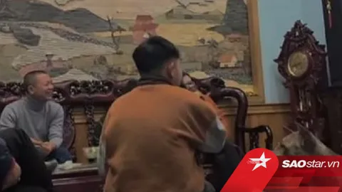 Cậu bé hát karaoke với giai điệu 'lạ', cả nhà gắng gượng lắng nghe nhưng vẫn không nhịn được cười
