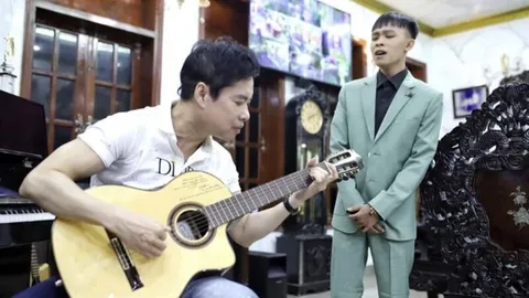 'Hát chay' không cần micro, giọng hát của Hồ Văn Cường liệu có được lòng khán giả?