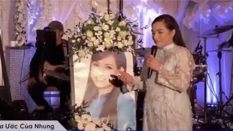 Clip: Wendy vừa khóc vừa song ca với Phi Nhung, nghẹn ngào nói lời xin lỗi mẹ vì một điều
