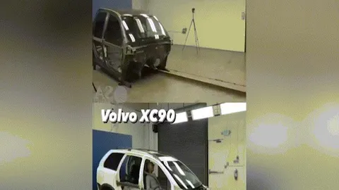 Clip: Choáng váng cảnh tượng test độ an toàn của ô tô